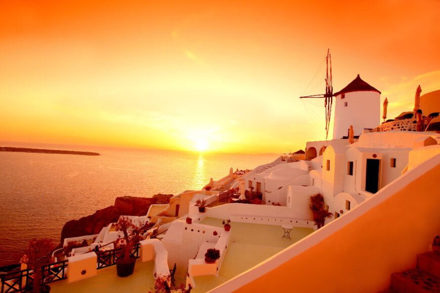 Explore the romantic side of Santorini-Witness the mesmarizingSantorini sunsets-KamariTours